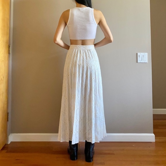 Zara pleated eyelet embroidery maxi skirt white - Picture 5 of 8